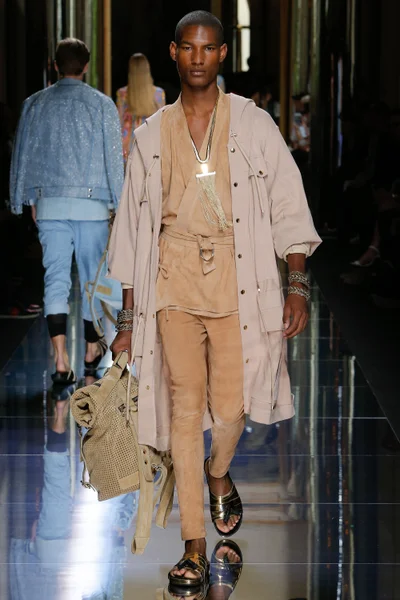 Look 5